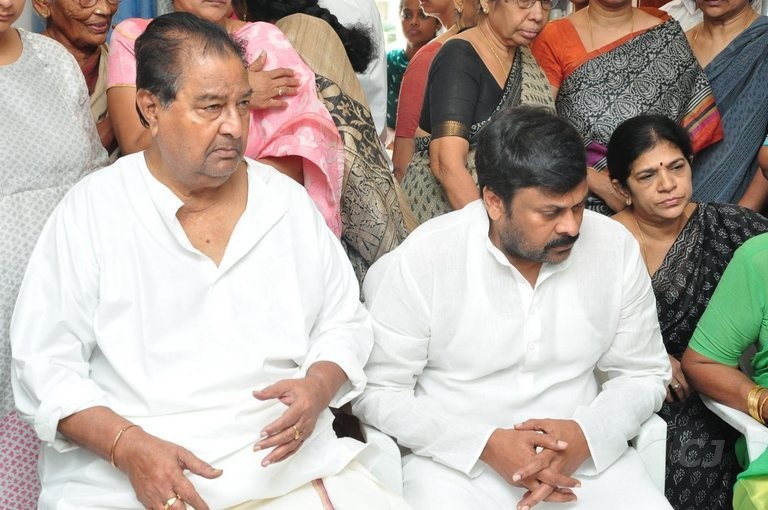 Edida Nageswara Rao Condolences Photos 1 - 110 / 126 photos