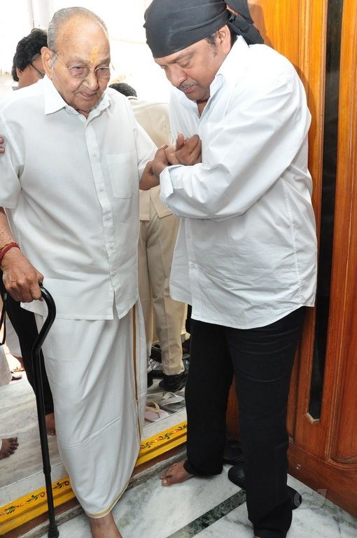 Edida Nageswara Rao Condolences Photos 1 - 111 / 126 photos