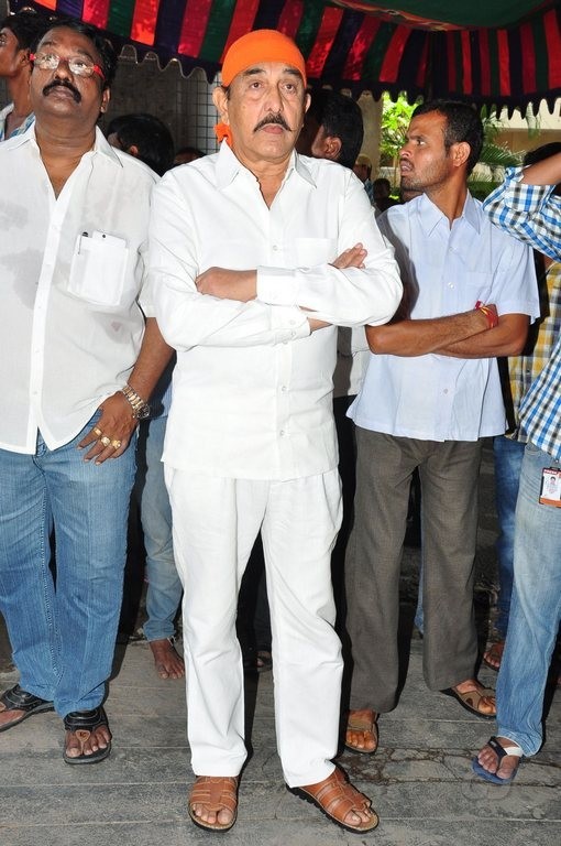 Edida Nageswara Rao Condolences Photos 1 - 112 / 126 photos