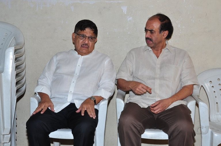Edida Nageswara Rao Condolences Photos 1 - 118 / 126 photos