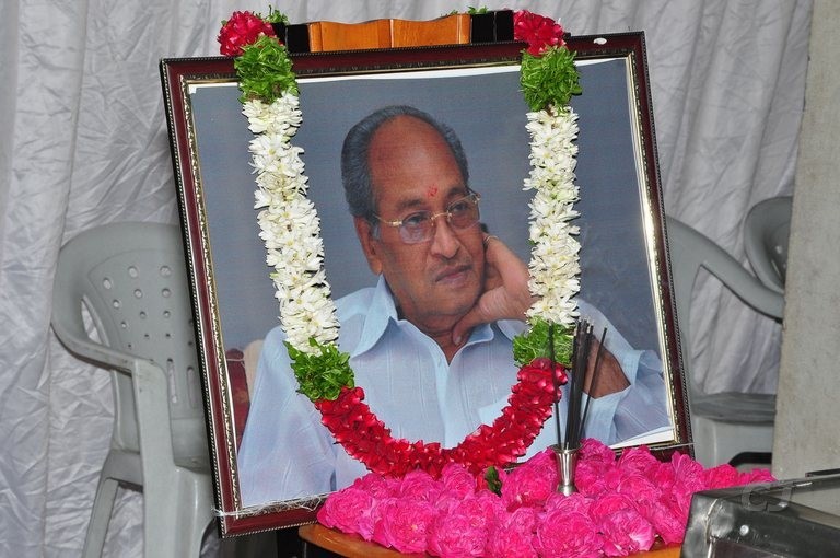 Edida Nageswara Rao Condolences Photos 1 - 120 / 126 photos