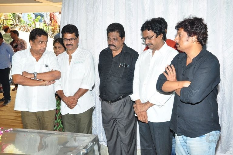 Edida Nageswara Rao Condolences Photos 2 - 20 / 138 photos