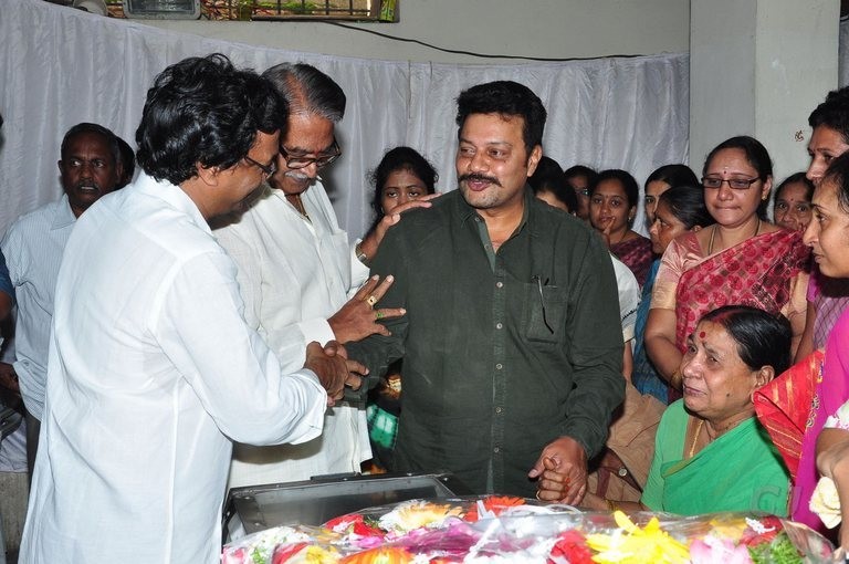 Edida Nageswara Rao Condolences Photos 2 - 26 / 138 photos