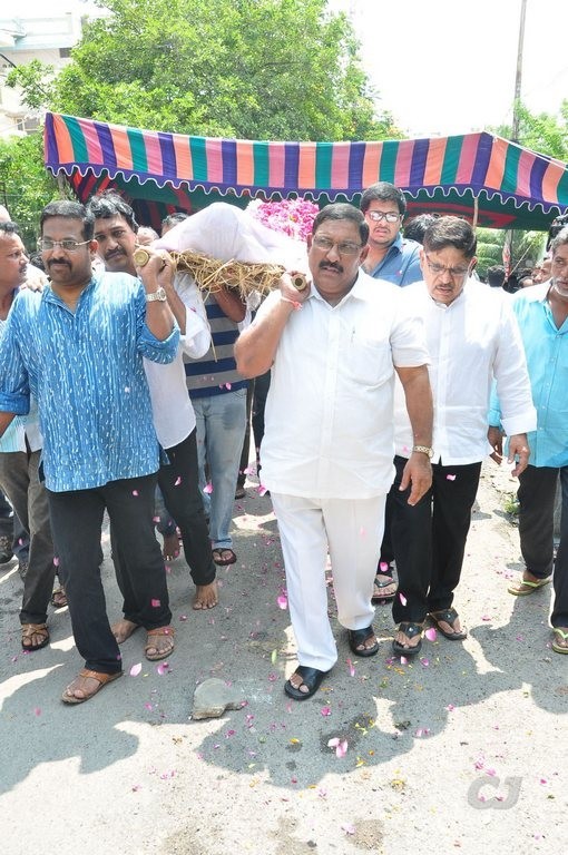 Edida Nageswara Rao Condolences Photos 2 - 27 / 138 photos