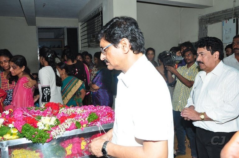 Edida Nageswara Rao Condolences Photos 2 - 30 / 138 photos