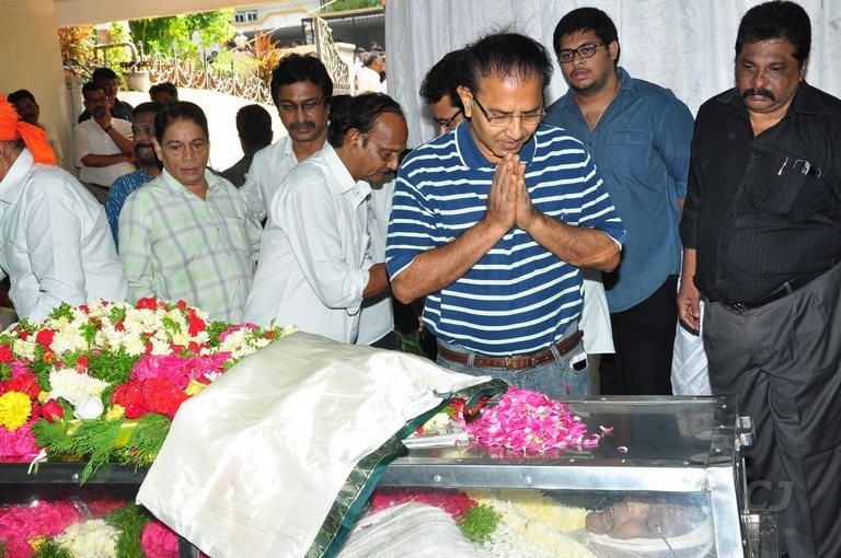 Edida Nageswara Rao Condolences Photos 2 - 36 / 138 photos