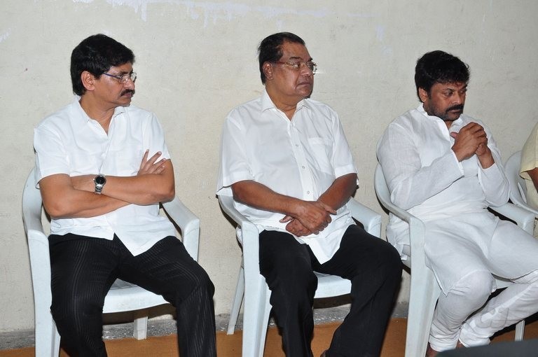 Edida Nageswara Rao Condolences Photos 2 - 45 / 138 photos