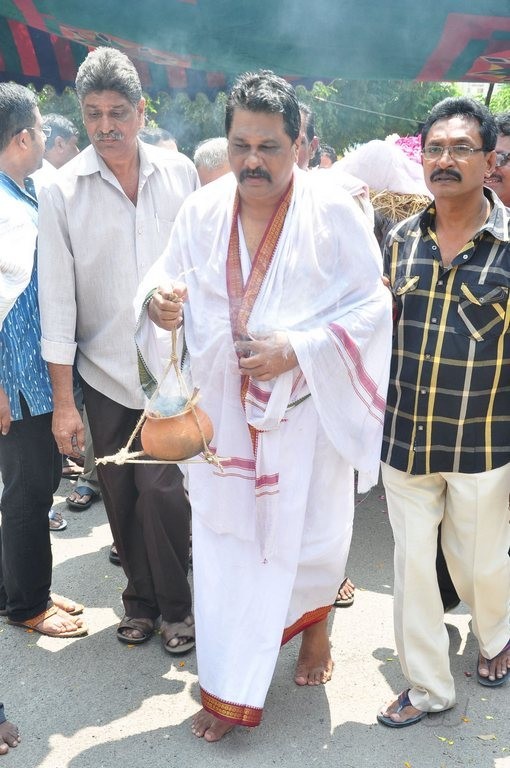 Edida Nageswara Rao Condolences Photos 2 - 47 / 138 photos