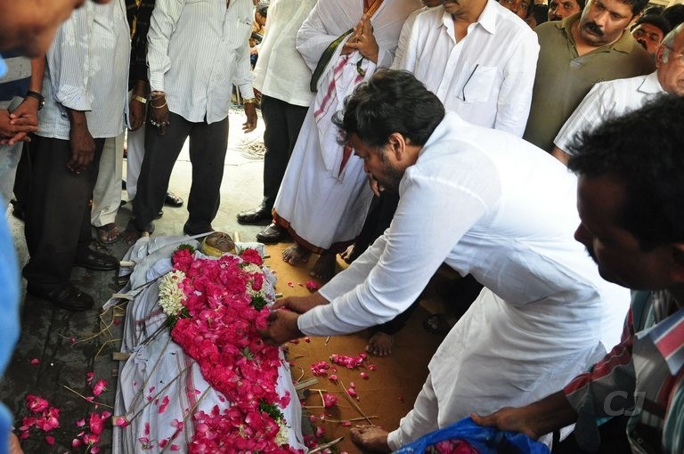 Edida Nageswara Rao Condolences Photos 2 - 49 / 138 photos