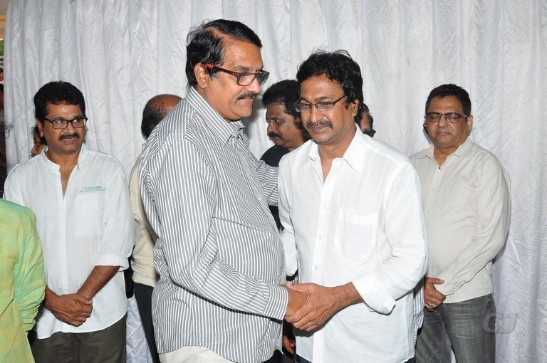 Edida Nageswara Rao Condolences Photos 2 - 56 / 138 photos