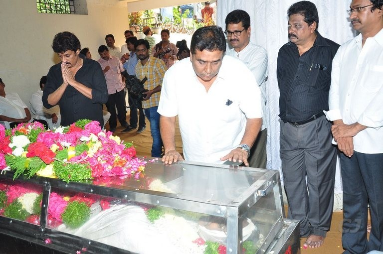 Edida Nageswara Rao Condolences Photos 2 - 61 / 138 photos