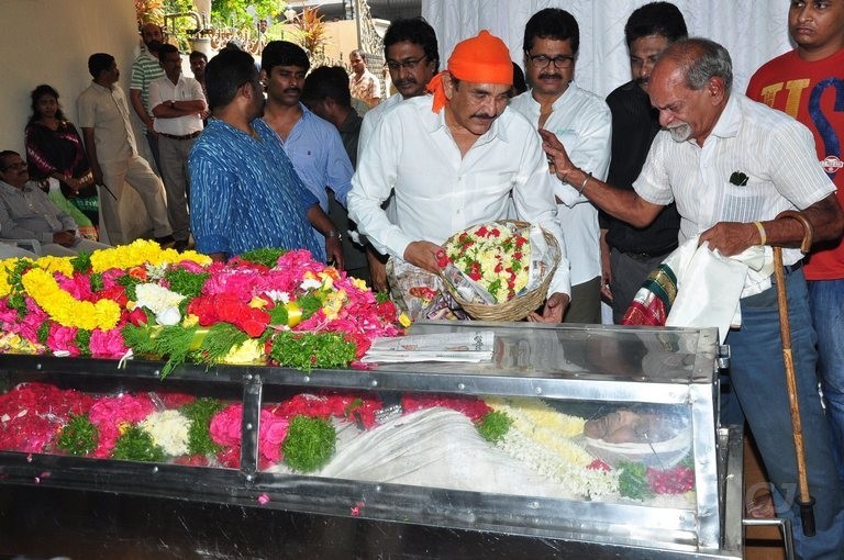 Edida Nageswara Rao Condolences Photos 2 - 66 / 138 photos