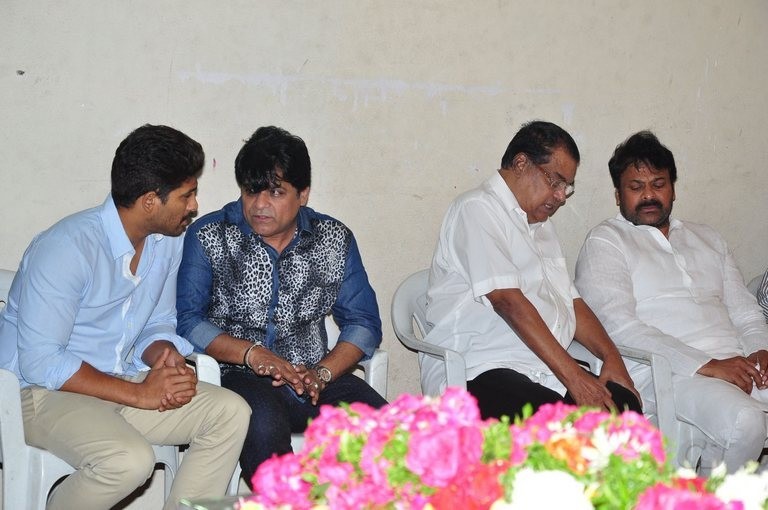 Edida Nageswara Rao Condolences Photos 2 - 72 / 138 photos