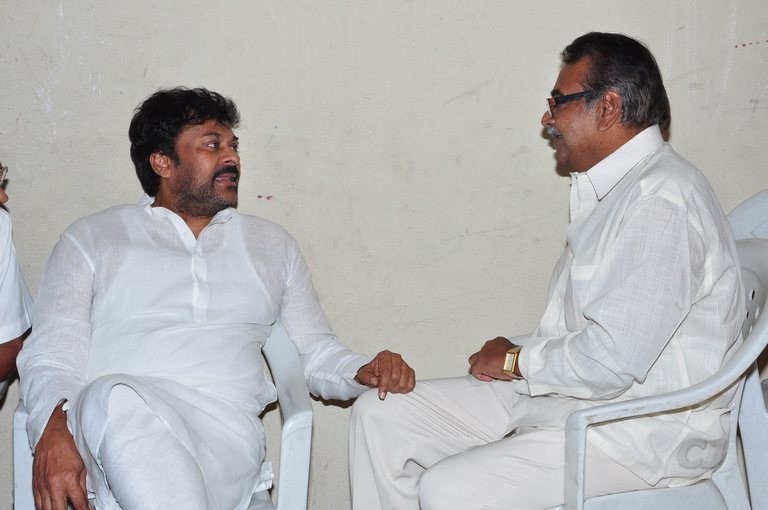 Edida Nageswara Rao Condolences Photos 2 - 104 / 138 photos