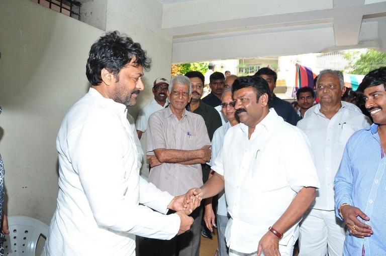 Edida Nageswara Rao Condolences Photos 2 - 108 / 138 photos