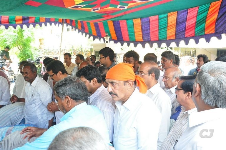 Edida Nageswara Rao Condolences Photos 2 - 116 / 138 photos