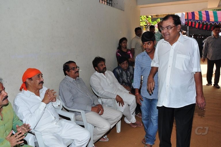 Edida Nageswara Rao Condolences Photos 2 - 122 / 138 photos