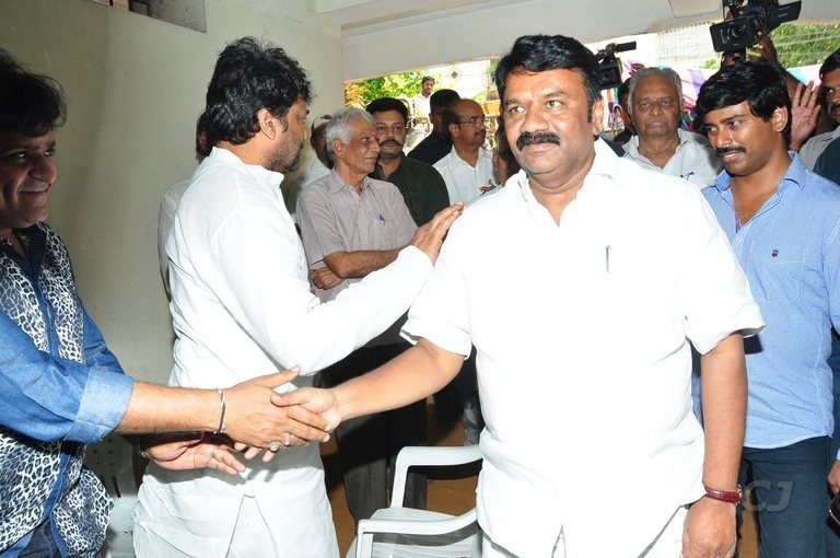 Edida Nageswara Rao Condolences Photos 2 - 130 / 138 photos