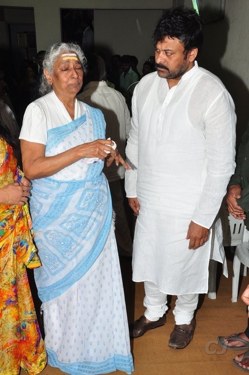 Edida Nageswara Rao Condolences Photos 2 - 135 / 138 photos