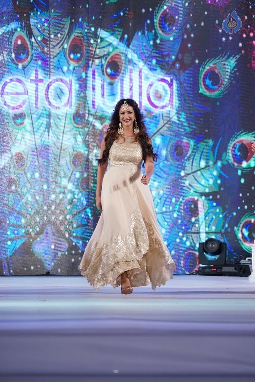 FICCI FLO Women Achievers Fashion Show - 93 / 176 photos