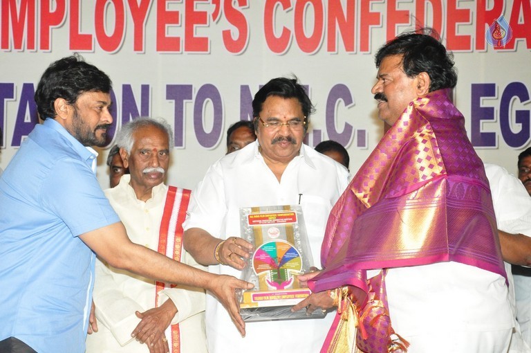 Film Industry Workers Felicitation - 41 / 96 photos