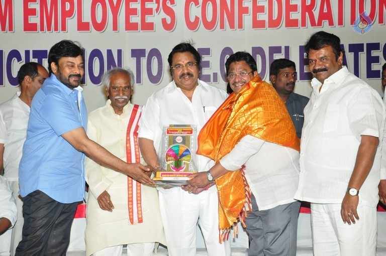 Film Industry Workers Felicitation - 44 / 96 photos
