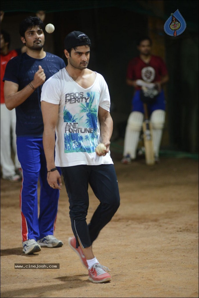 Film Stars Cricket Practice for LLCC - 56 / 79 photos