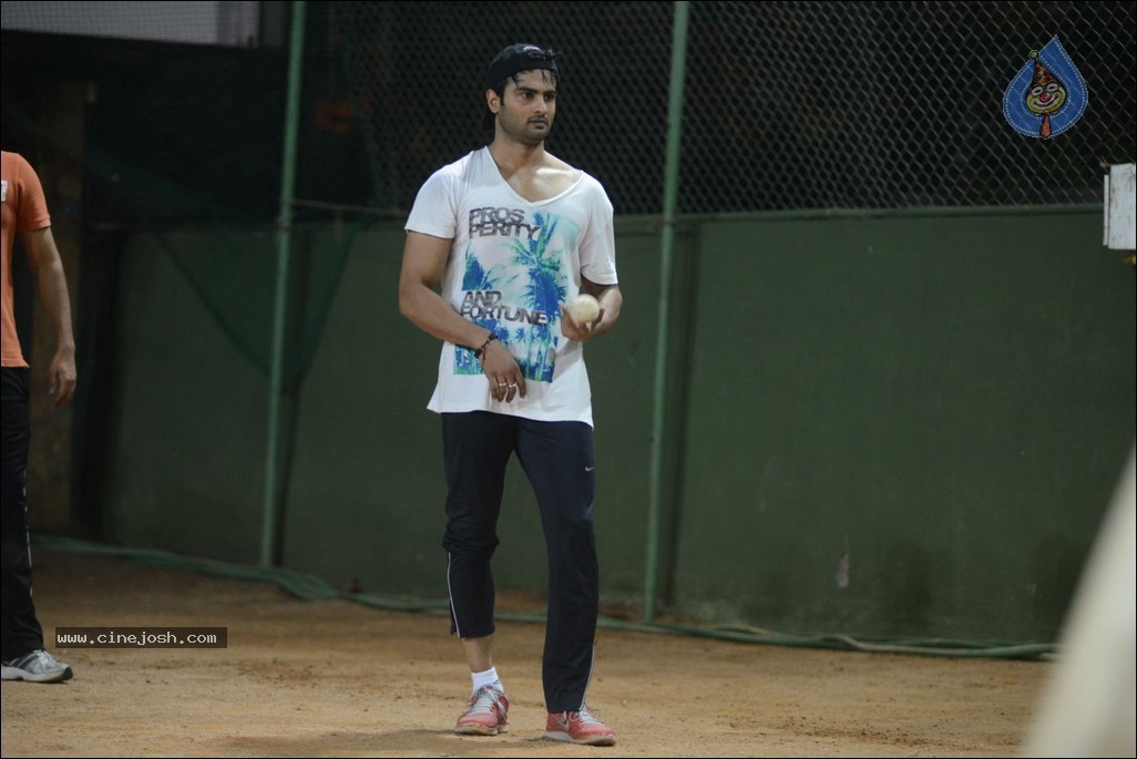 Film Stars Cricket Practice for LLCC - 60 / 79 photos