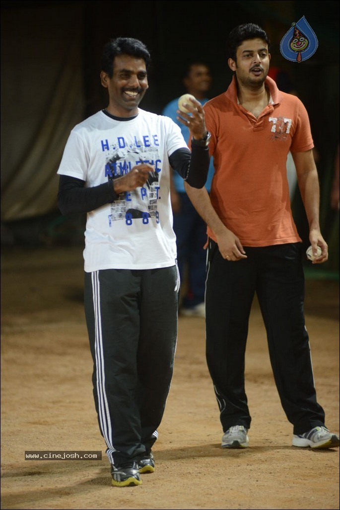 Film Stars Cricket Practice for LLCC - 78 / 79 photos