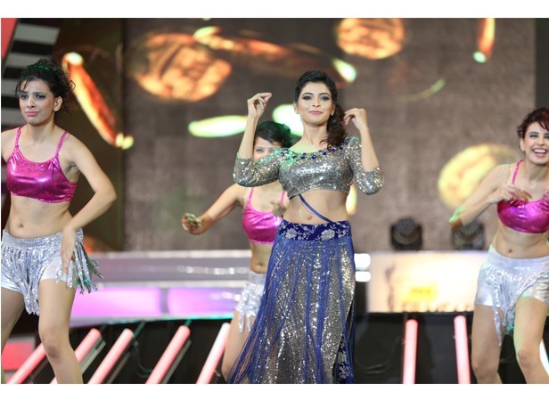 Filmfare Awards 2013 Photos - 38 / 94 photos