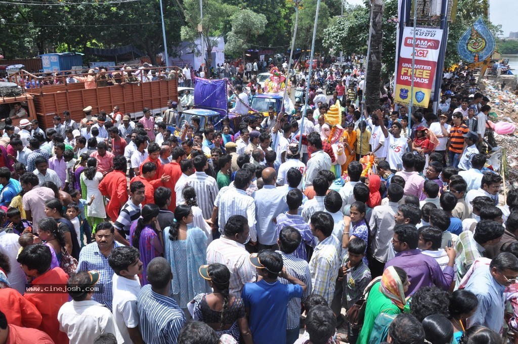 Ganesh Immersion 2014 Photos - 93 / 406 photos