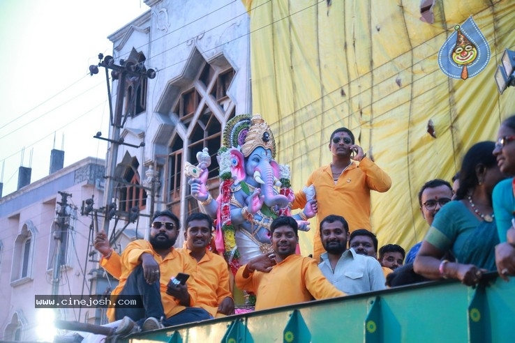 Ganesh Immersion At Hyderabad - 8 / 77 photos