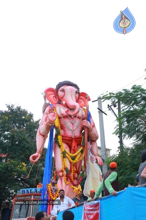 Ganesh Immersion At Hyderabad - 51 / 77 photos
