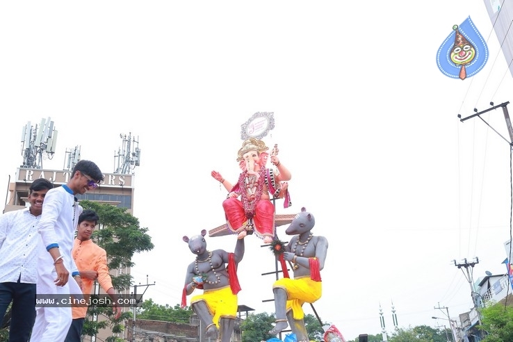 Ganesh Immersion At Hyderabad - 60 / 77 photos