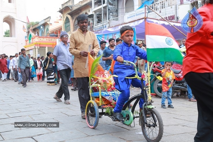 Ganesh Immersion At Hyderabad - 61 / 77 photos