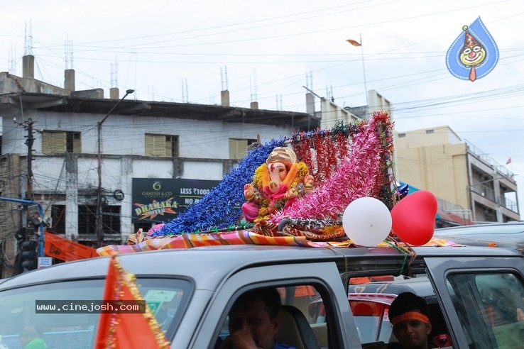 Ganesh Immersion At Hyderabad - 68 / 77 photos