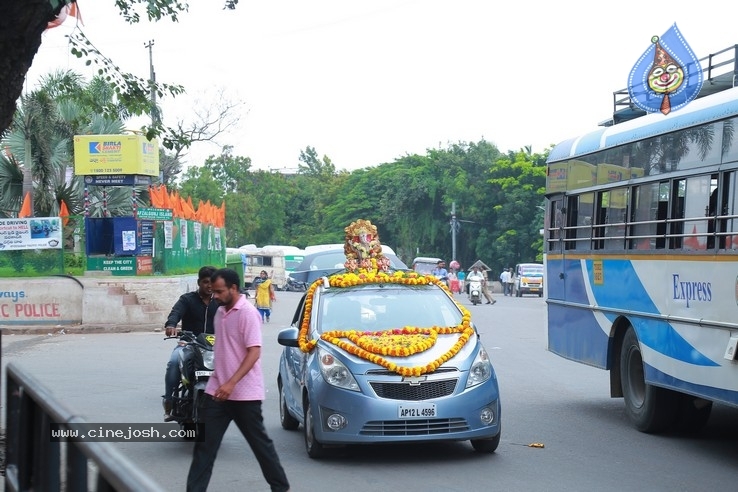 Ganesh Immersion At Hyderabad - 69 / 77 photos
