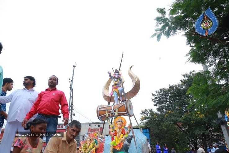 Ganesh Immersion At Hyderabad - 70 / 77 photos