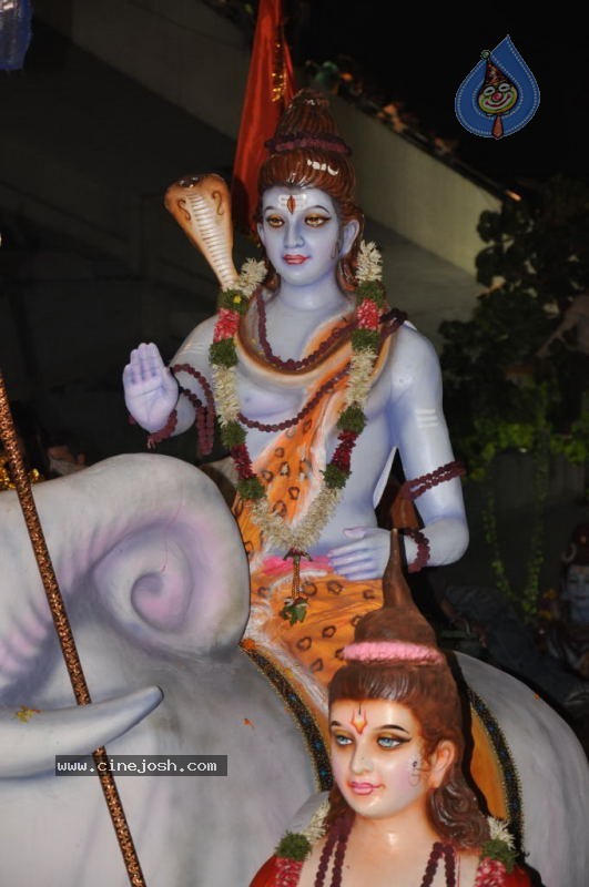 Ganesh Nimajjan At Hussain Sagar - 177 / 183 photos