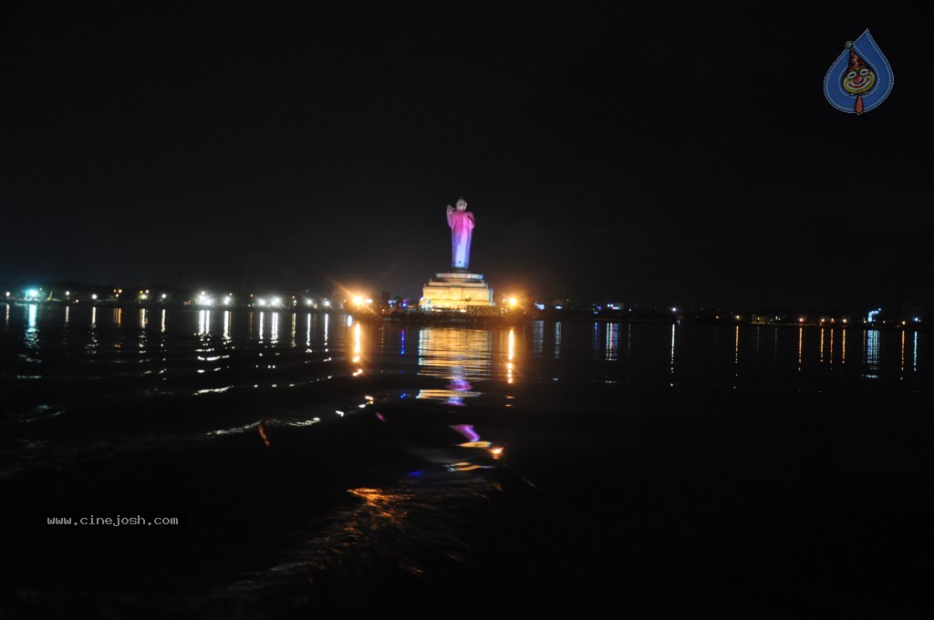 Ganesh Visarjan Photos at Hyd - 01 - 66 / 255 photos