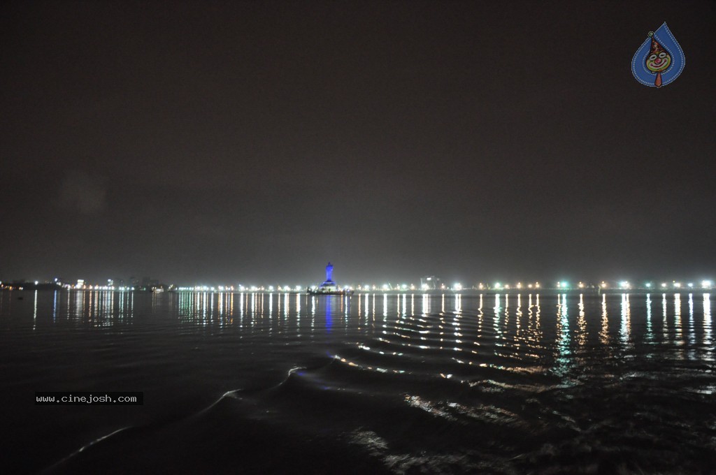 Ganesh Visarjan Photos at Hyd - 01 - 90 / 255 photos