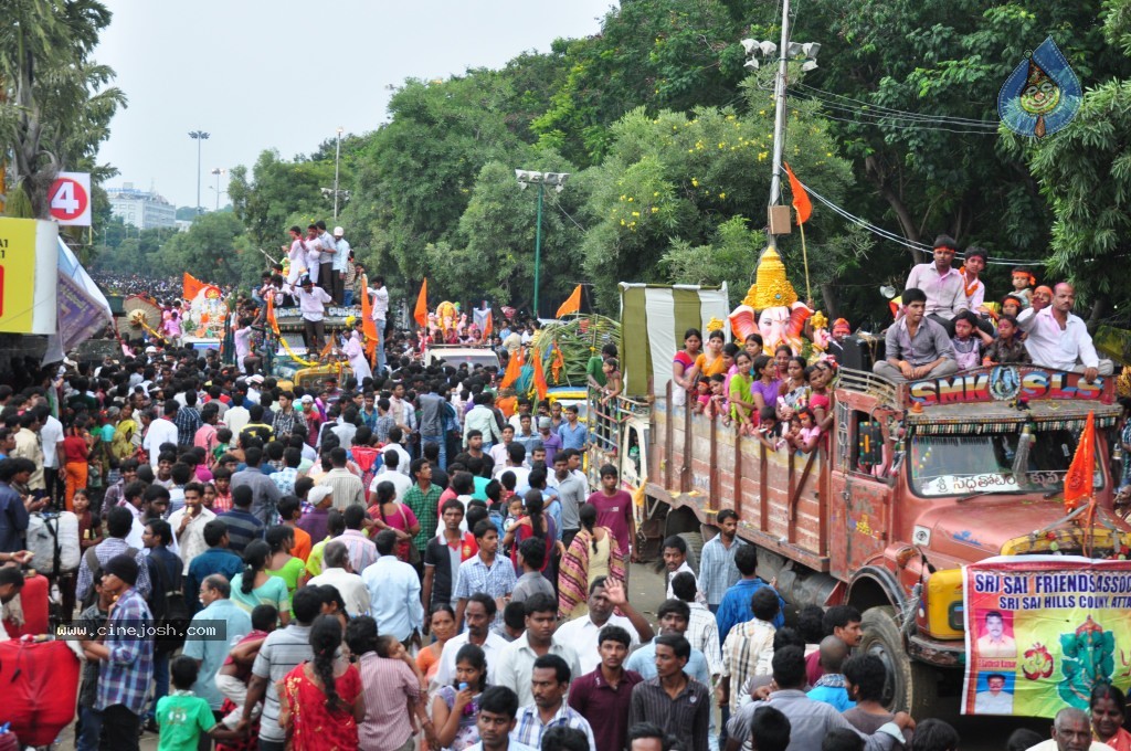 Ganesh Visarjan Photos at Hyd - 01 - 92 / 255 photos