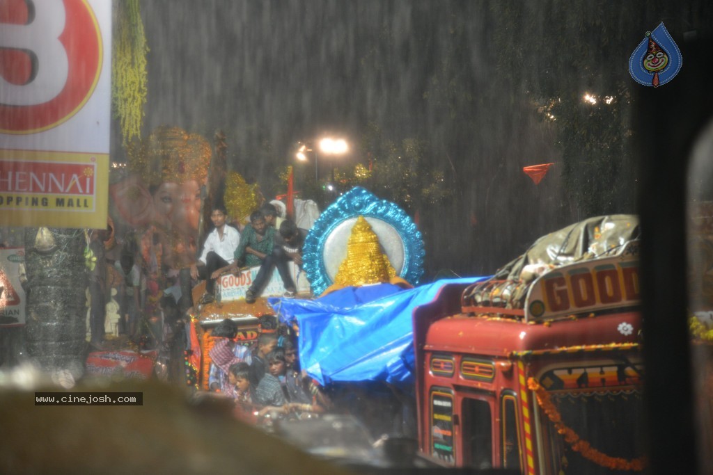 Ganesh Visarjan Photos at Hyd - 01 - 112 / 255 photos