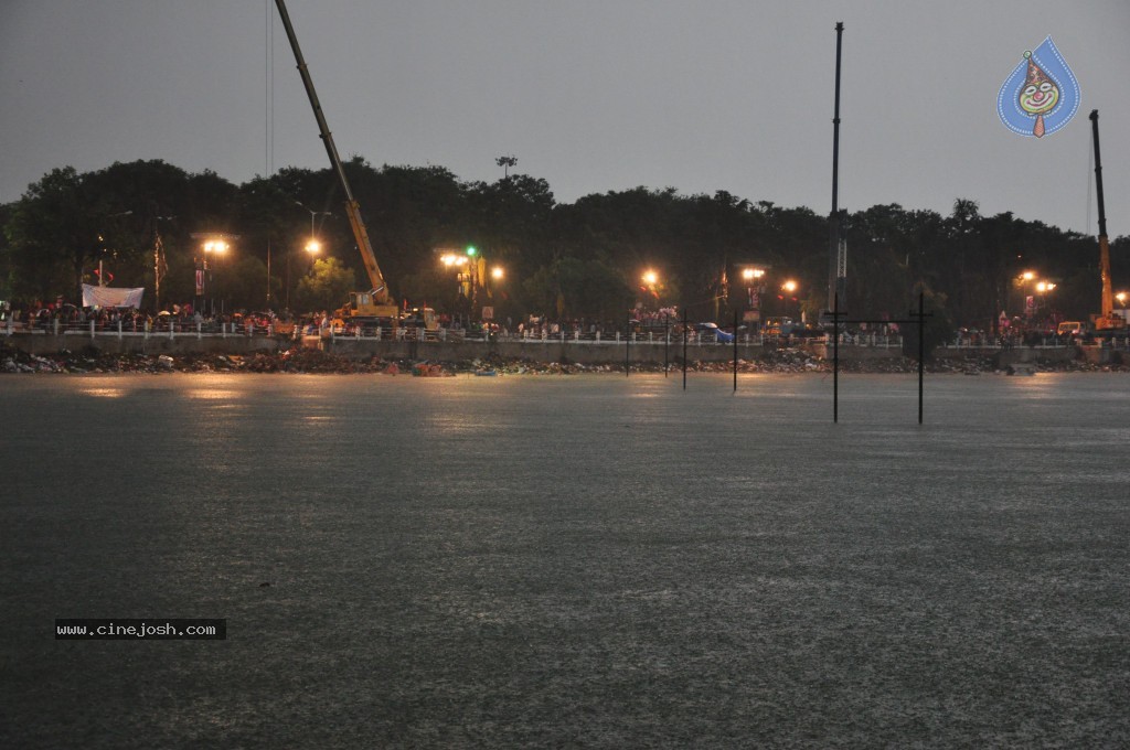 Ganesh Visarjan Photos at Hyd - 01 - 141 / 255 photos
