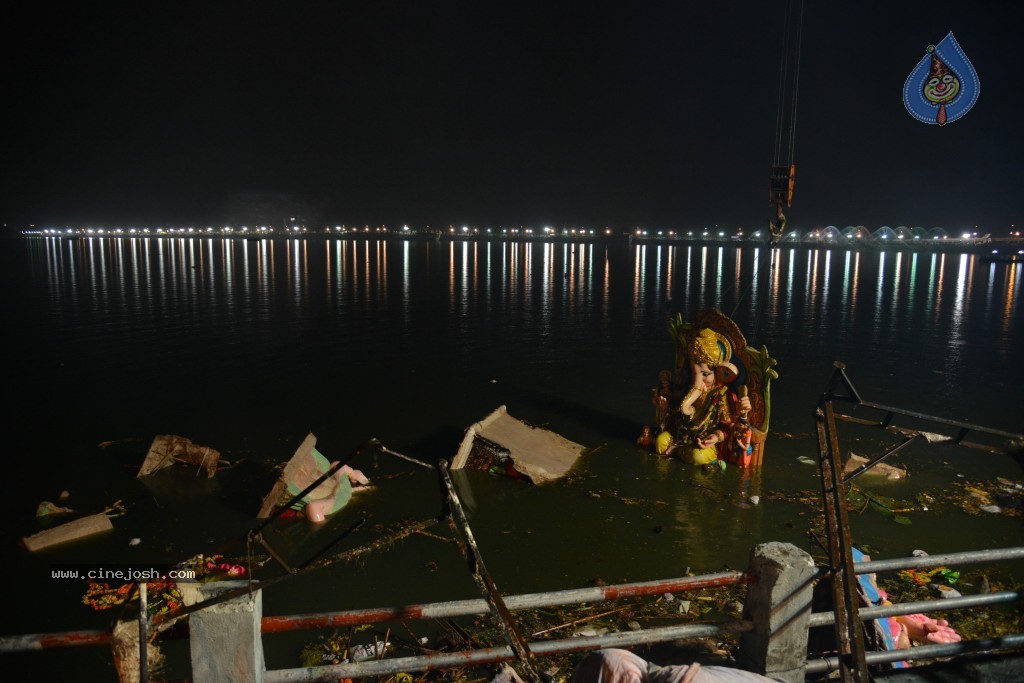 Ganesh Visarjan Photos at Hyd - 01 - 148 / 255 photos