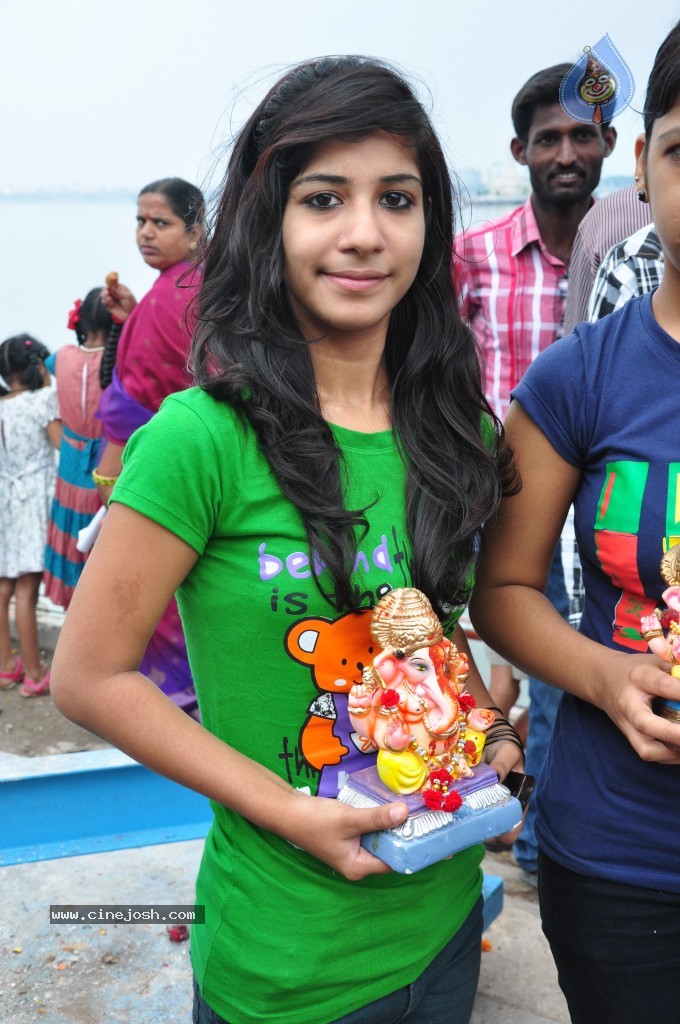 Ganesh Visarjan Photos at Hyd - 01 - 150 / 255 photos