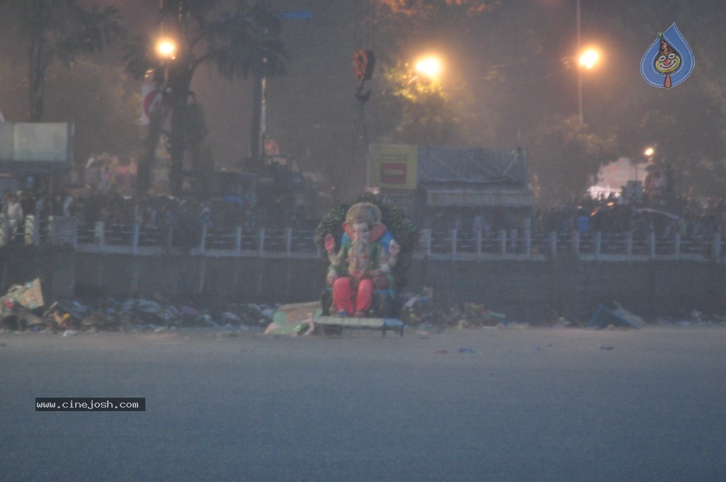Ganesh Visarjan Photos at Hyd - 01 - 174 / 255 photos