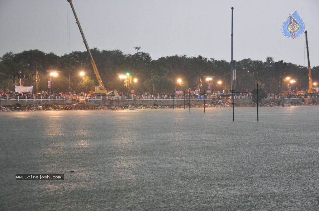 Ganesh Visarjan Photos at Hyd - 01 - 177 / 255 photos