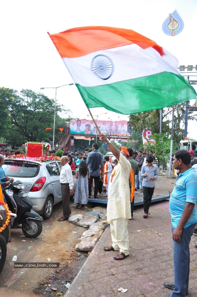Ganesh Visarjan Photos at Hyd - 01 - 179 / 255 photos