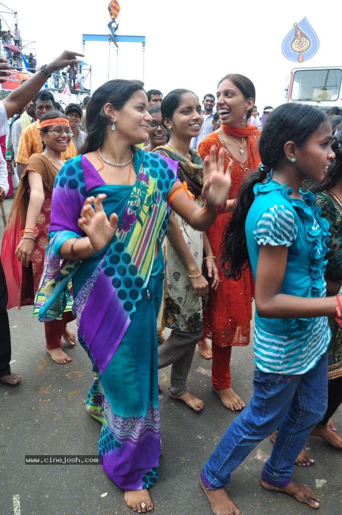 Ganesh Visarjan Photos at Hyd - 01 - 180 / 255 photos
